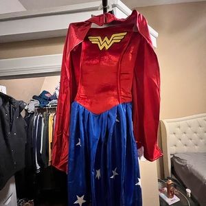 Like New Wonder Women Costume!!